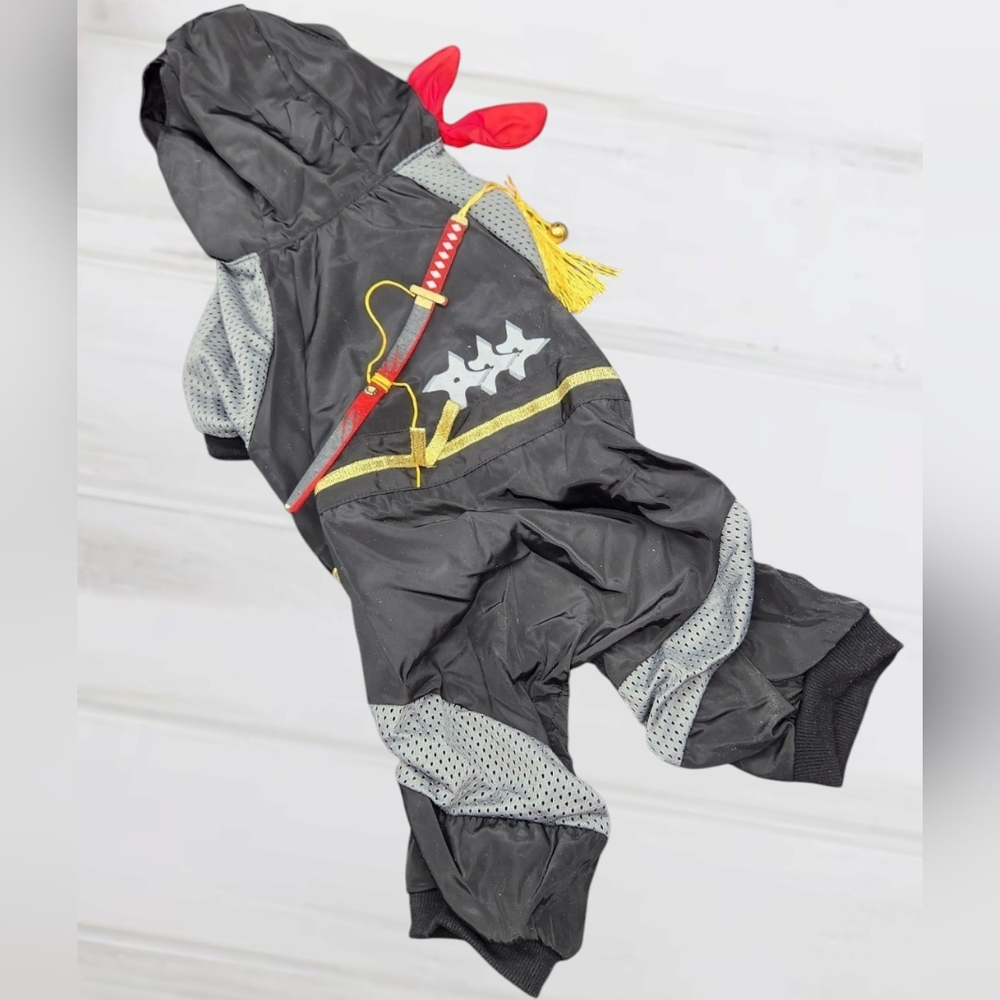 NWT Japanese Ninja-Yoroi Ninja Outfit w/ Bell & Weapons for Dogs or Cats, Size 4